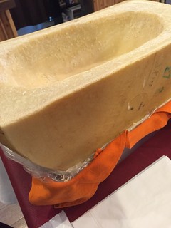 Sale - パルメザンチーズ 20kg〔この中でパスタを和えます〕大人気です！スペチャーレコースで是非！