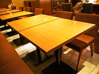 Nankai Para - テーブル席