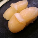 回鮮ちよだ鮨 - ホタテ