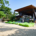  SIP Bar at W Beach - インサイドシートも