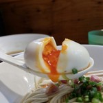 煮干中華ソバ イチカワ - 出汁打ち込み式味玉