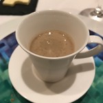 レストラン・モリエール - カプチーノ仕立てのスープ、一気飲みしちゃうおいしさ