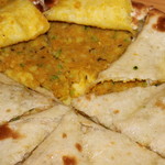 カリーゾーン - スパイスとじゃが芋たっぷり