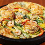 韓の食楽 - 海鮮チヂミ　1,200円　海鮮がたっぷり、新鮮な野菜がたっぷり、料理長のお勧め!!