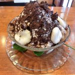 いちょうの木 - 白玉、ベイリーズ、ブラックココア、ラムレーズンペースト、あんず、カルバドス、だだちゃ豆入りずんだあん、寒天の8種盛り 900円