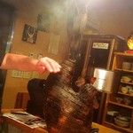 じどりや 穏座 - ぽんじりの部位説明をしてくださる大将♪