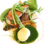 ラ・リューン - メニューＡ 3024円 の茜鶏のロースト パルメザンのペーストと春野菜