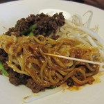 神田厨房 - 太麺の太さ、混ぜ混ぜ