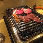 豚ホルモン我那覇焼肉店 - 