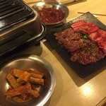 豚ホルモン我那覇焼肉店 - 