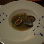 CARO FORESTA ELFO - 蕗、浅利、大麦のスープ。