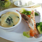 CARO FORESTA ELFO - 左のココットはほうれん草と卵入り。