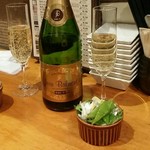 ビストロ シン 2 - 泡とお通し