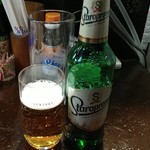 粉ひで - 輸入ビールもあります。新しく入れてたりもするのでチェックするのも楽しみ。