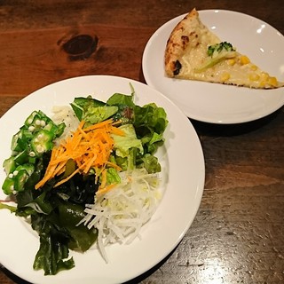 健康菜園サラダビュッフェ ナポリの食卓_1