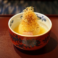 レストラン団欒 - 先付…淡路島の玉葱丸ごとスープ煮
                