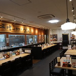 麺場 田所商店 - 内観写真:カウンター席12席♪