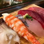 五金 - とり貝、エビ、アジ、赤身、中トロの握り