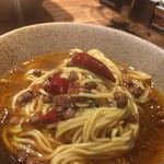 火鍋やまがた屋 - しめの麺(赤スープ)