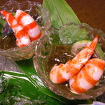 千松しま - 蒸し海老ともずく(アップ)。