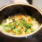 日本料理 晴山 - 桜海老と春野菜の炊き込みご飯