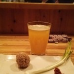 ユルリ バー - オレンジビール700円位とお通し500円
