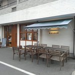 パラオア - 店内でもいーとできちゃうけど店前でもイートできちゃう