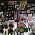 魚菊 - 自分で好きな肴を取るセルフスタイル