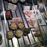 魚菊 - 自分で好きな肴を取るセルフスタイル