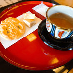 首里城 鎖之間 - 琉球菓子とさんぴん茶のセット @310円