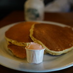 Good Enough to Eat - 手前がイチゴバター