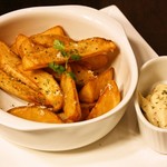 French fries with skin [Anchovy mayonnaise sauce]