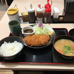 松のや 名駅西口店 - 味噌ロースカツ 600円 (フェアで100円引き)
                                豚汁変更 180円 (フェアで半額)