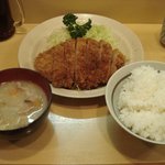とんかつ燕楽 - ロース定食