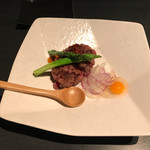 喰心 meat Dining - 黒毛和牛の焼きユッケ　ハンバーグ仕立て