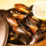 Mussels steamed in butter and garlic with white wine