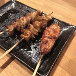 BOSS豚 永福町店 - ヤキトン1本120円、焼き鳥一本140円