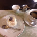 カフェドゥラプレス - デザート、コーヒー