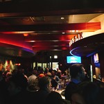 Weber Grill Restaurant - バーコーナーは大いに盛り上がる。