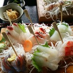 魚料理専門店 わかせい - 刺身定食にはお刺し身が６種類です！