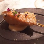 フレンチ串揚げ BEIGNET 大阪･ウメシバ - 1703 フレンチ串揚げ BEIGNET 6串目 甘鯛のウロコ揚げ ウスイエンドウのソース