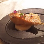 フレンチ串揚げ BEIGNET - 1703 フレンチ串揚げ BEIGNET 6串目 甘鯛のウロコ揚げ ウスイエンドウのソースウロコの食感が溜まりません！