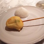フレンチ串揚げ BEIGNET 大阪･ウメシバ -  1703 フレンチ串揚げ BEIGNET 2串目 帆立のムース あさりの泡のソース