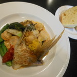 ステーキ・洋食のTANTO屋 - 鯛と魚介のポワレ　2017.3