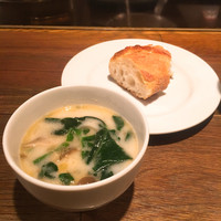 キャトルラパン　神戸三宮 - 野菜のクリームスープ、パン