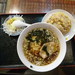 蘭蘭 - ラーメン＆チャーハンランチ680円。玉子スープと杏仁豆腐も付く