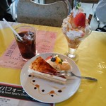 resutoranyamabiko - リンゴのケーキとパフェ。