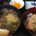 酔って粋なよ - 日替り麺セット600円『サーモンネギトロ丼と蕎麦』