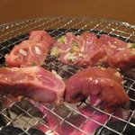 ホルモン焼天 - ハツとカシラ