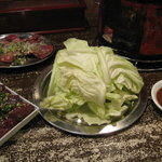 ホルモン焼天 - キャベツ半分￥１００
